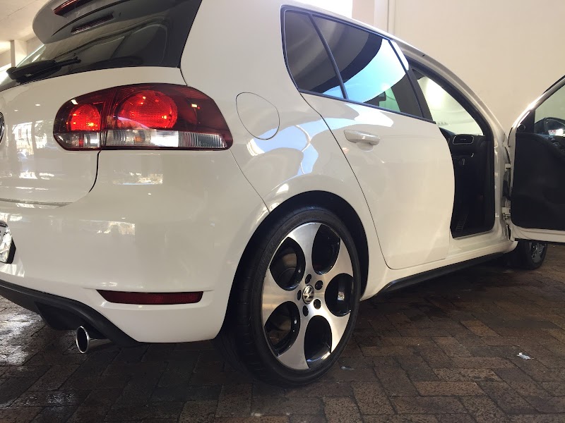 021 Valet Centre - Photo 2